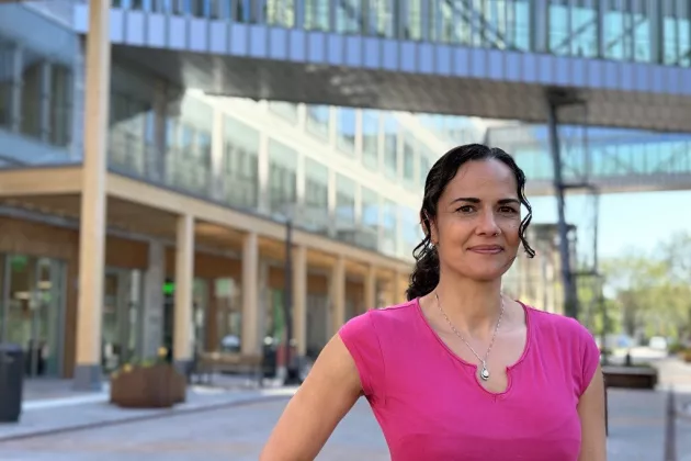 Tanya outside the hospital in Malmö. Photo